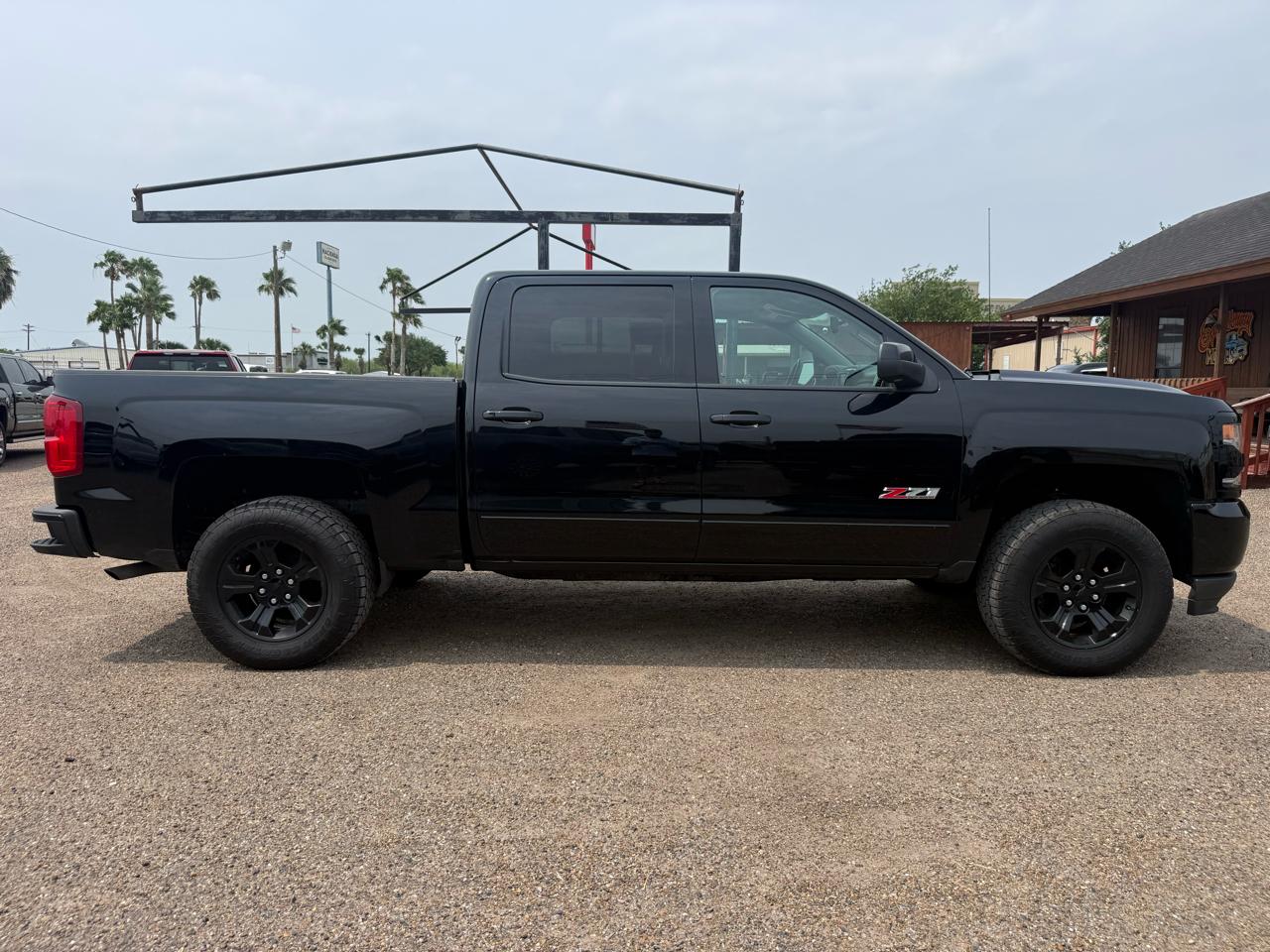 Chevrolet Silverado 1500 4WD Crew Cab 143.5" LTZ w/2LZ 2017