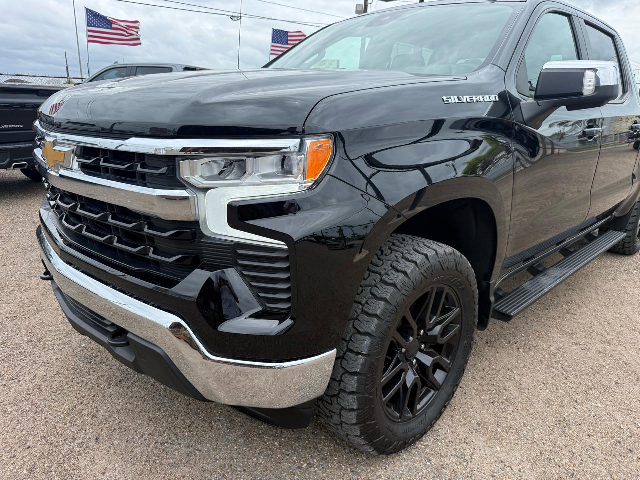 Chevrolet Silverado 1500 4WD Crew Cab 143.5" LT w/1LT 2022