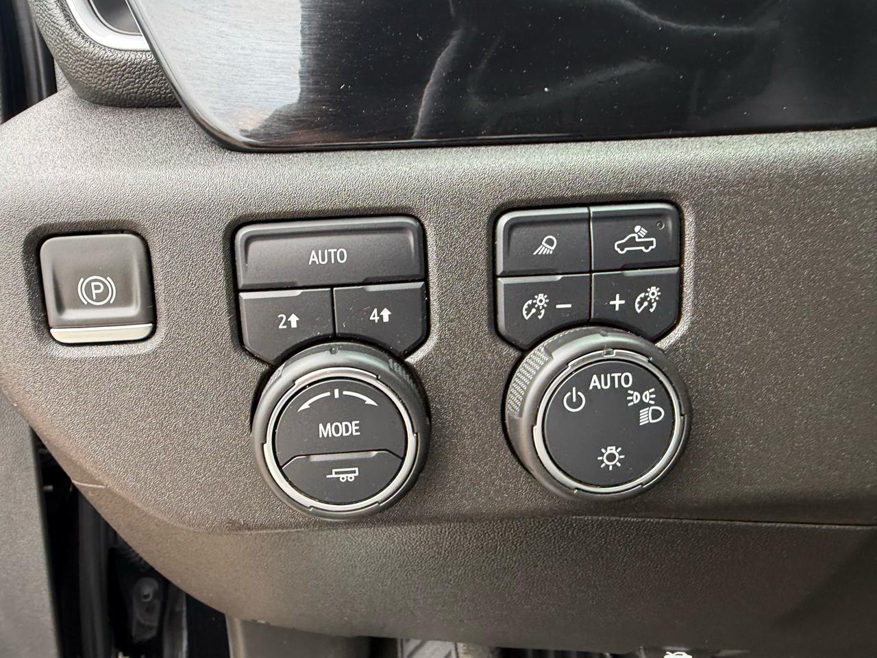 Chevrolet Silverado 1500 4WD Crew Cab 143.5" LT w/1LT 2022
