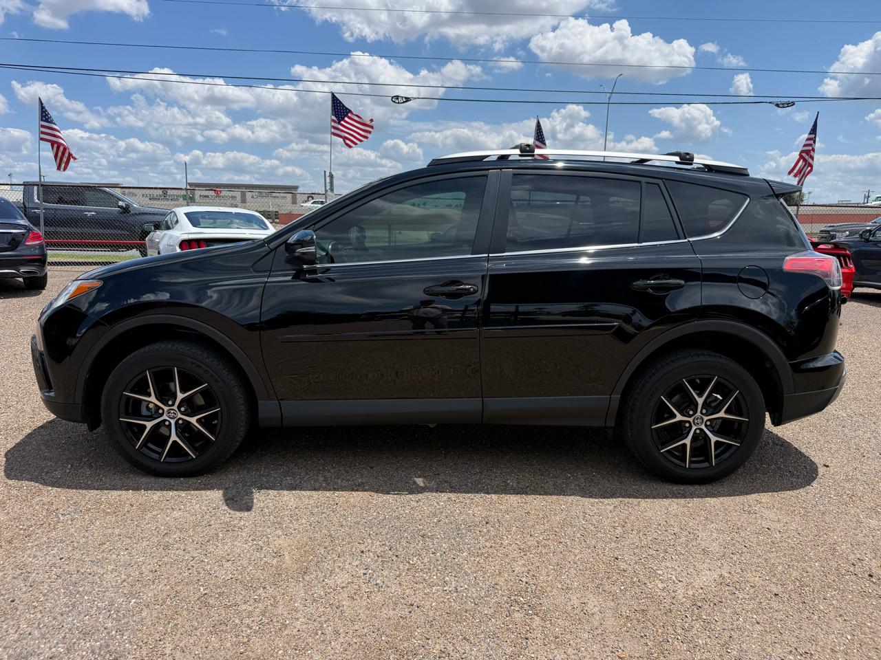 Toyota RAV4 SE FWD 2017