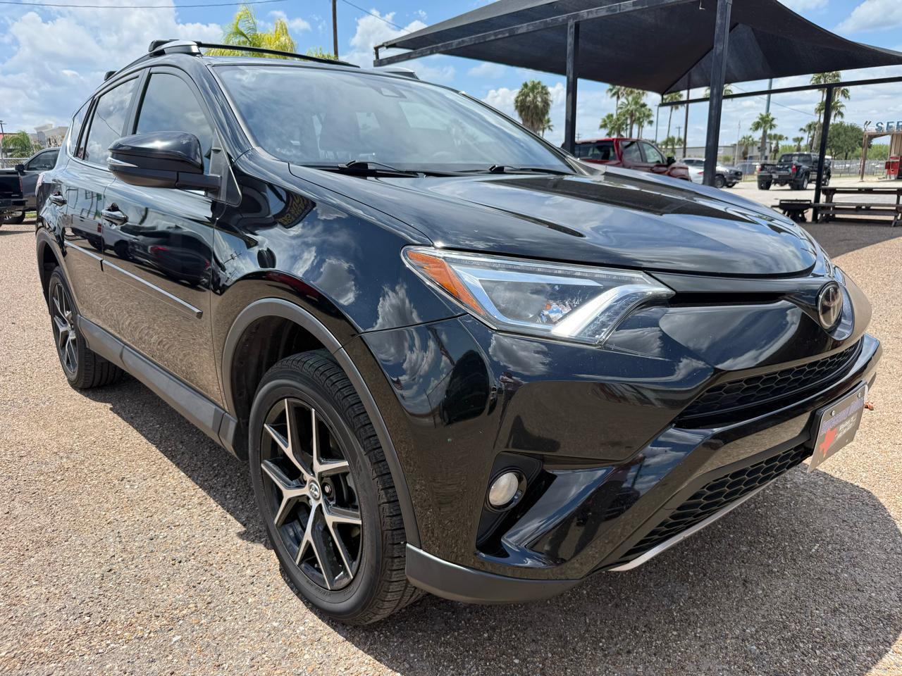 Toyota RAV4 SE FWD 2017