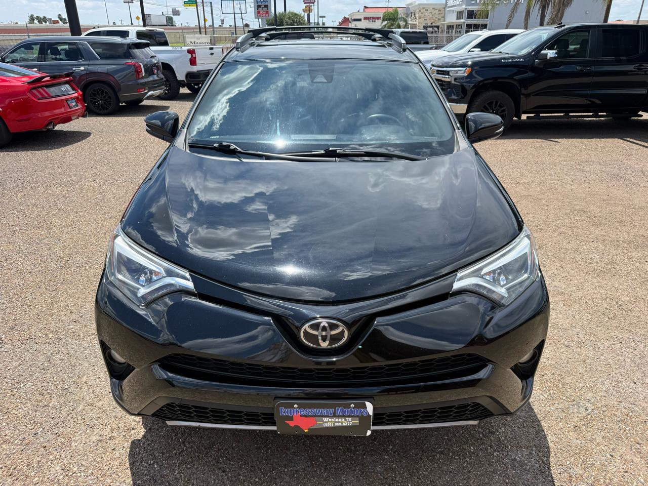 Toyota RAV4 SE FWD 2017