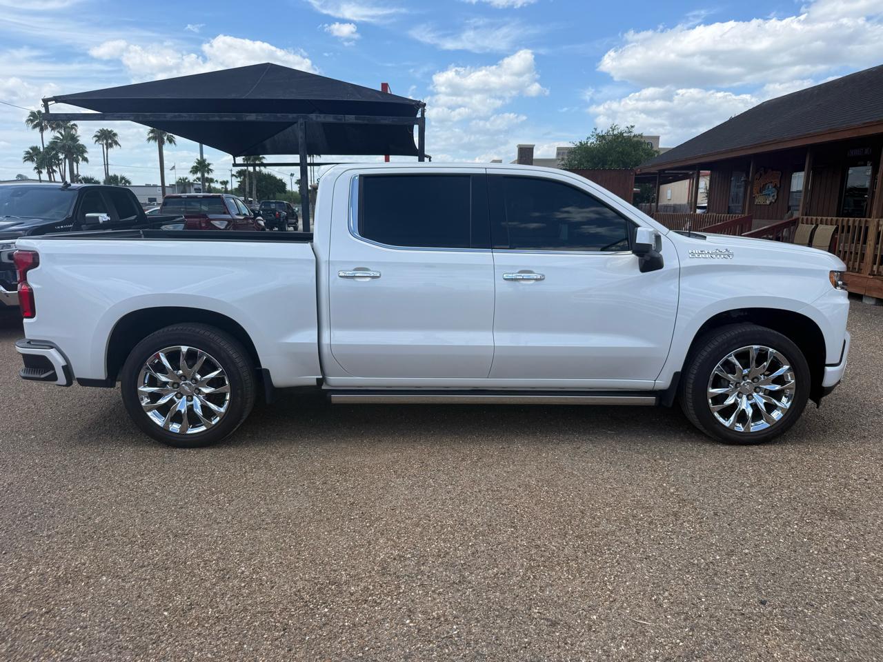 Chevrolet Silverado 1500 4WD Crew Cab 143.5" High Country 2021