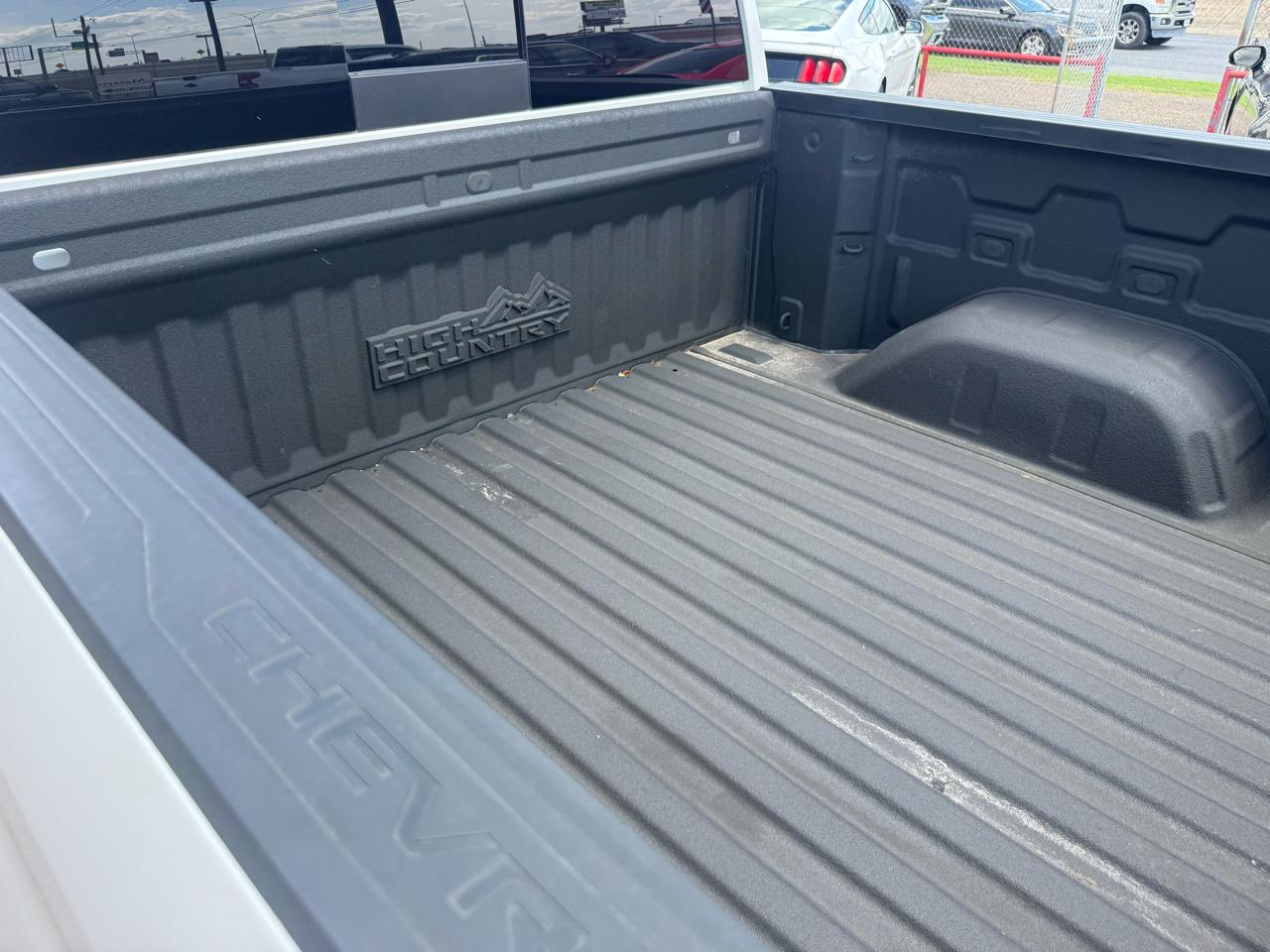 Chevrolet Silverado 1500 4WD Crew Cab 143.5" High Country 2021