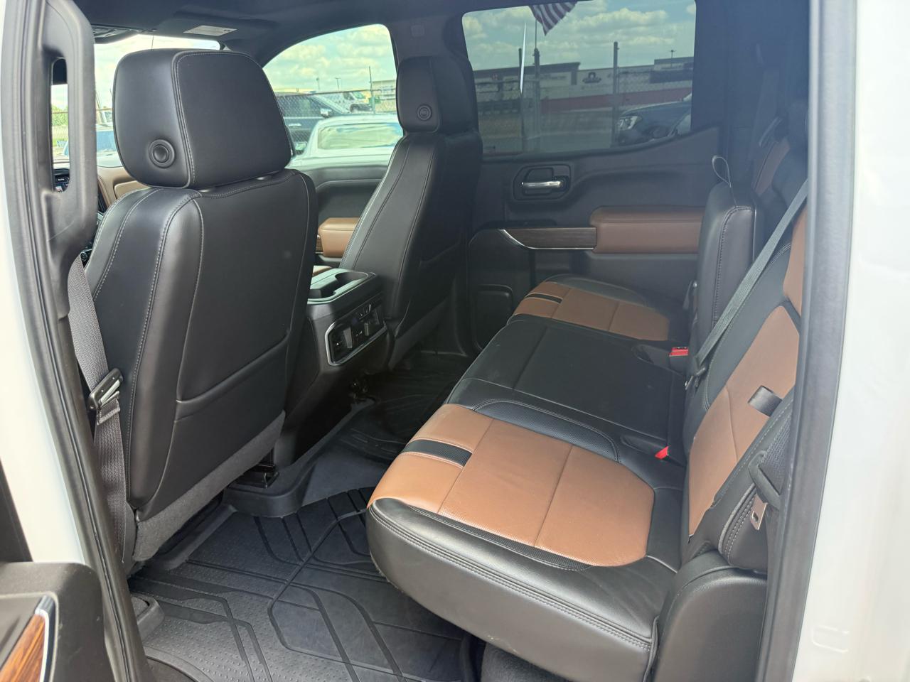 Chevrolet Silverado 1500 4WD Crew Cab 143.5" High Country 2021