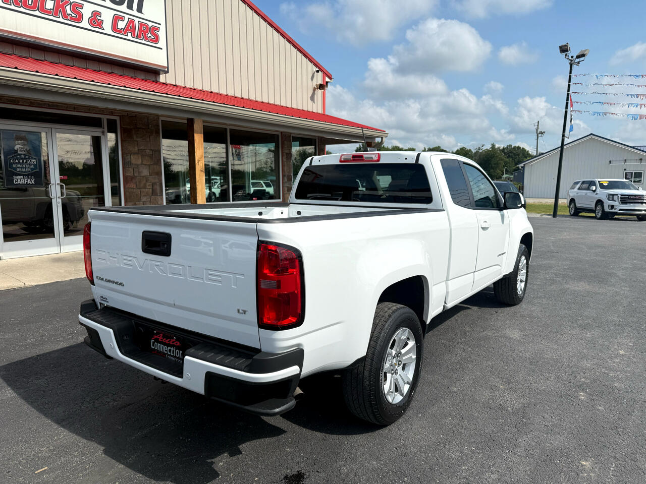 2022 Chevrolet Colorado LT photo 2