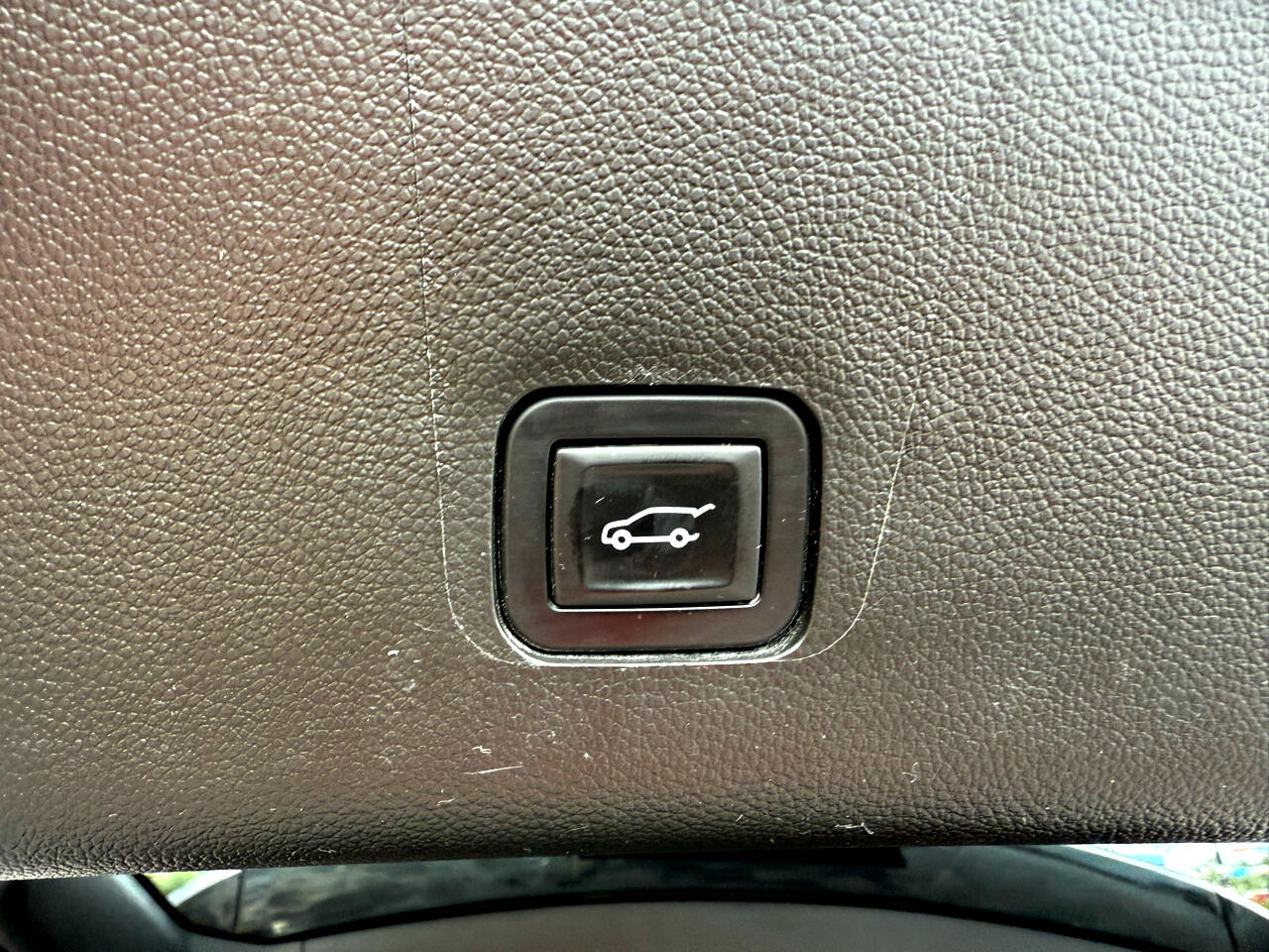 2019 Chevrolet Traverse Leather 3LT photo 2