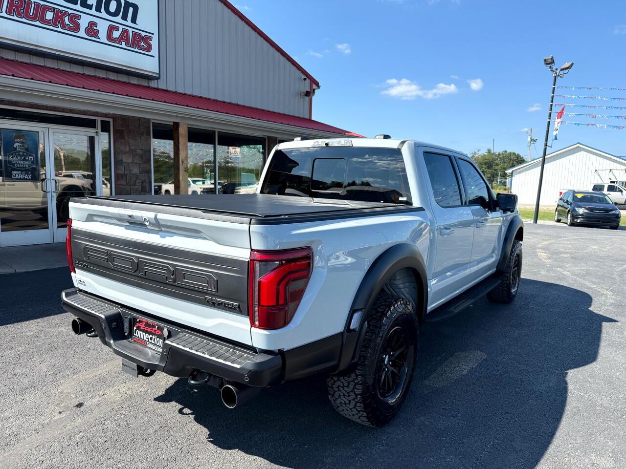 2024 Ford F-150 Raptor photo 2