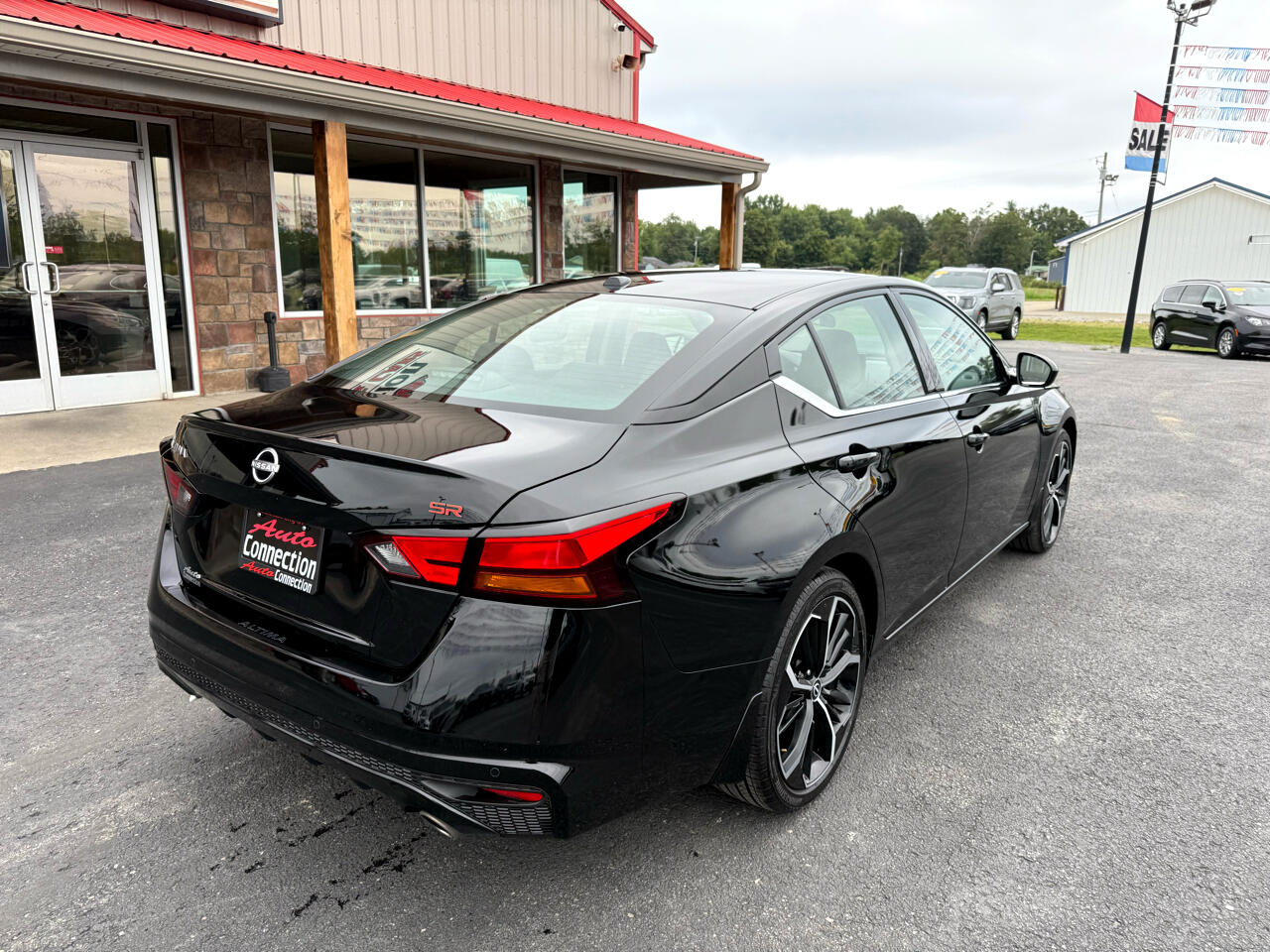 2024 Nissan Altima 2.5 SR photo 2