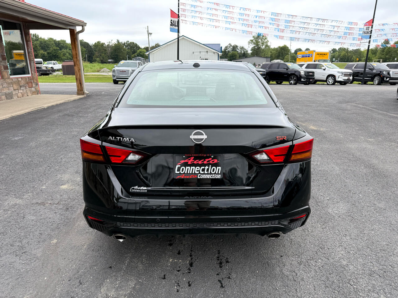 2024 Nissan Altima 2.5 SR photo 3