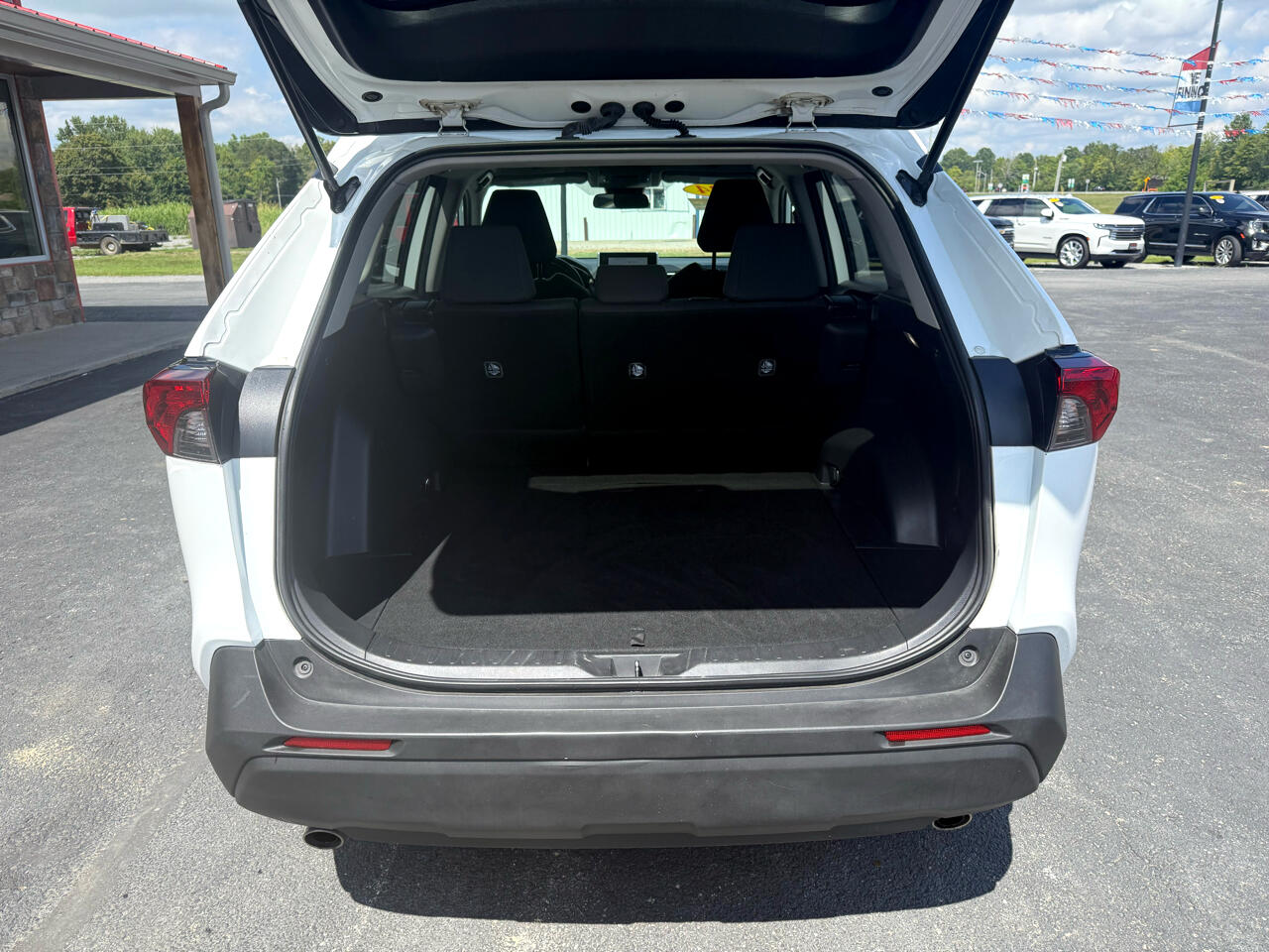 2024 Toyota RAV4 LE photo 2
