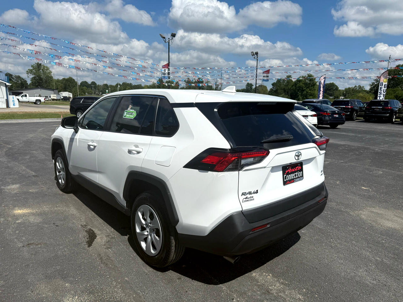 2024 Toyota RAV4 LE photo 3