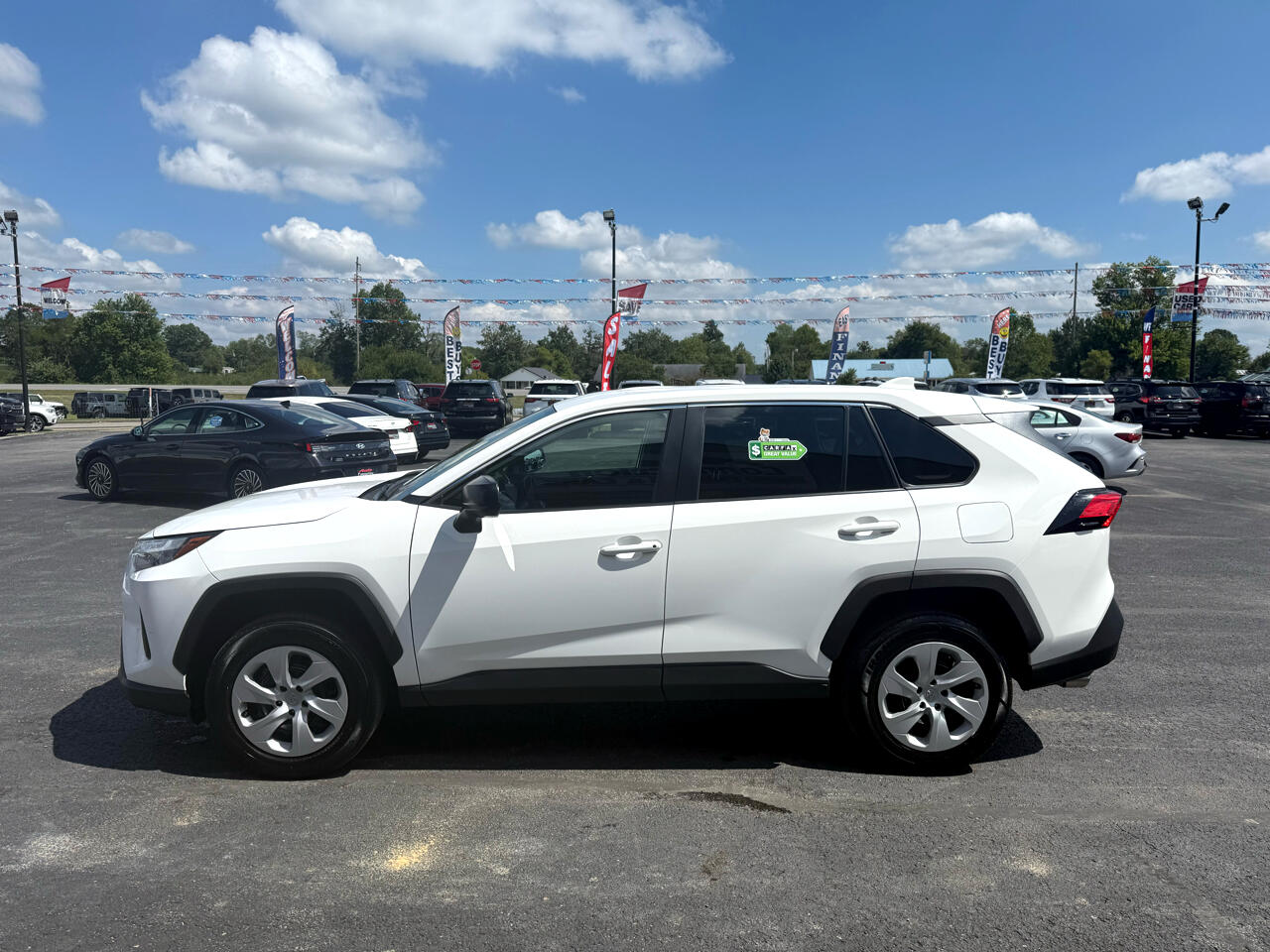 2024 Toyota RAV4 LE photo 4