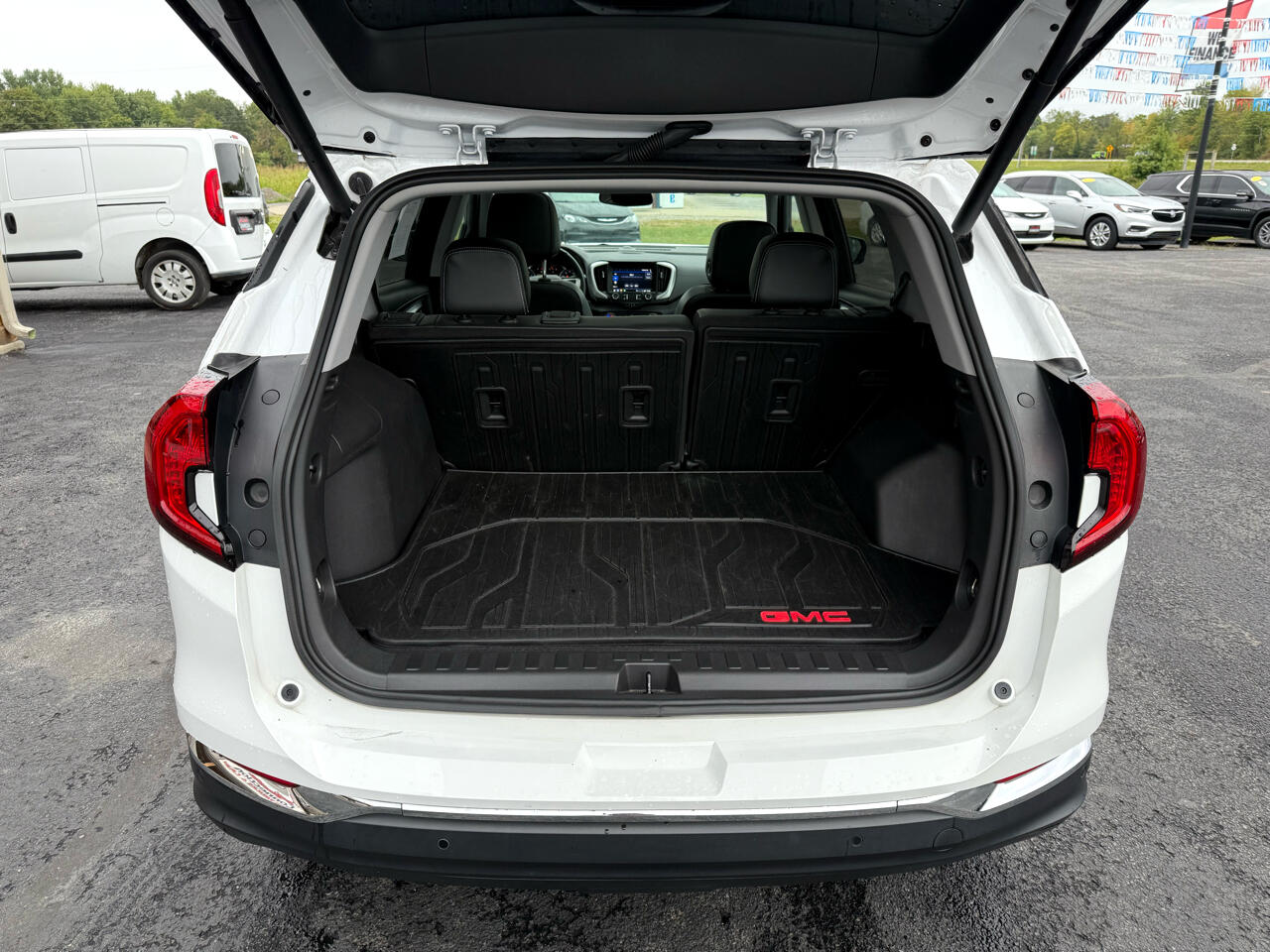 2023 Gmc Terrain SLT photo 3