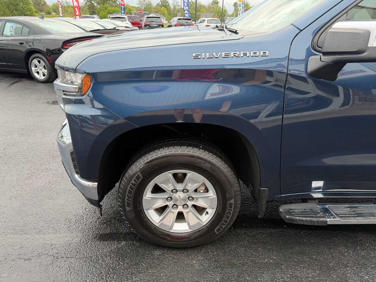 2019 Chevrolet Silverado LT photo 9