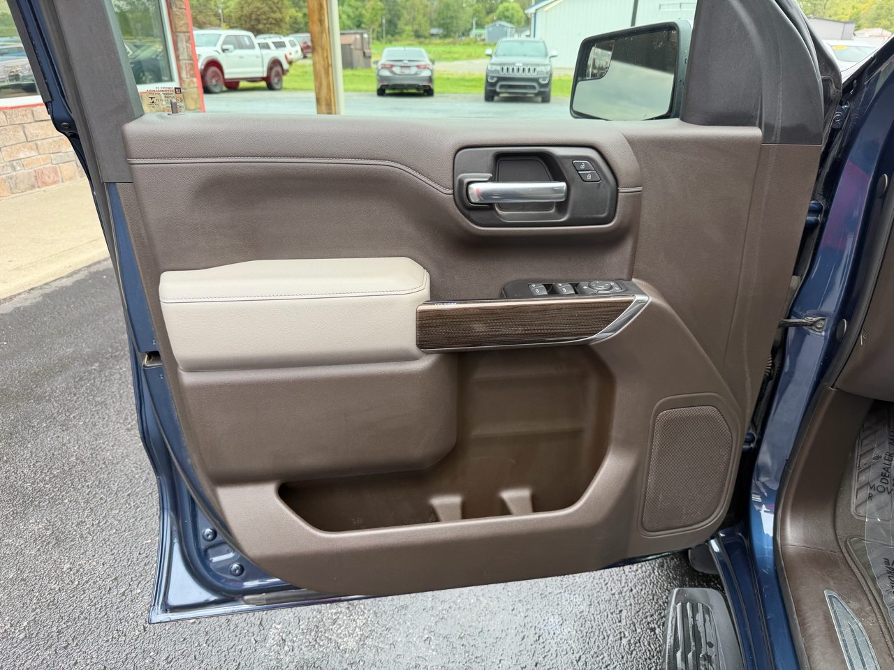 2019 Chevrolet Silverado LT photo 10