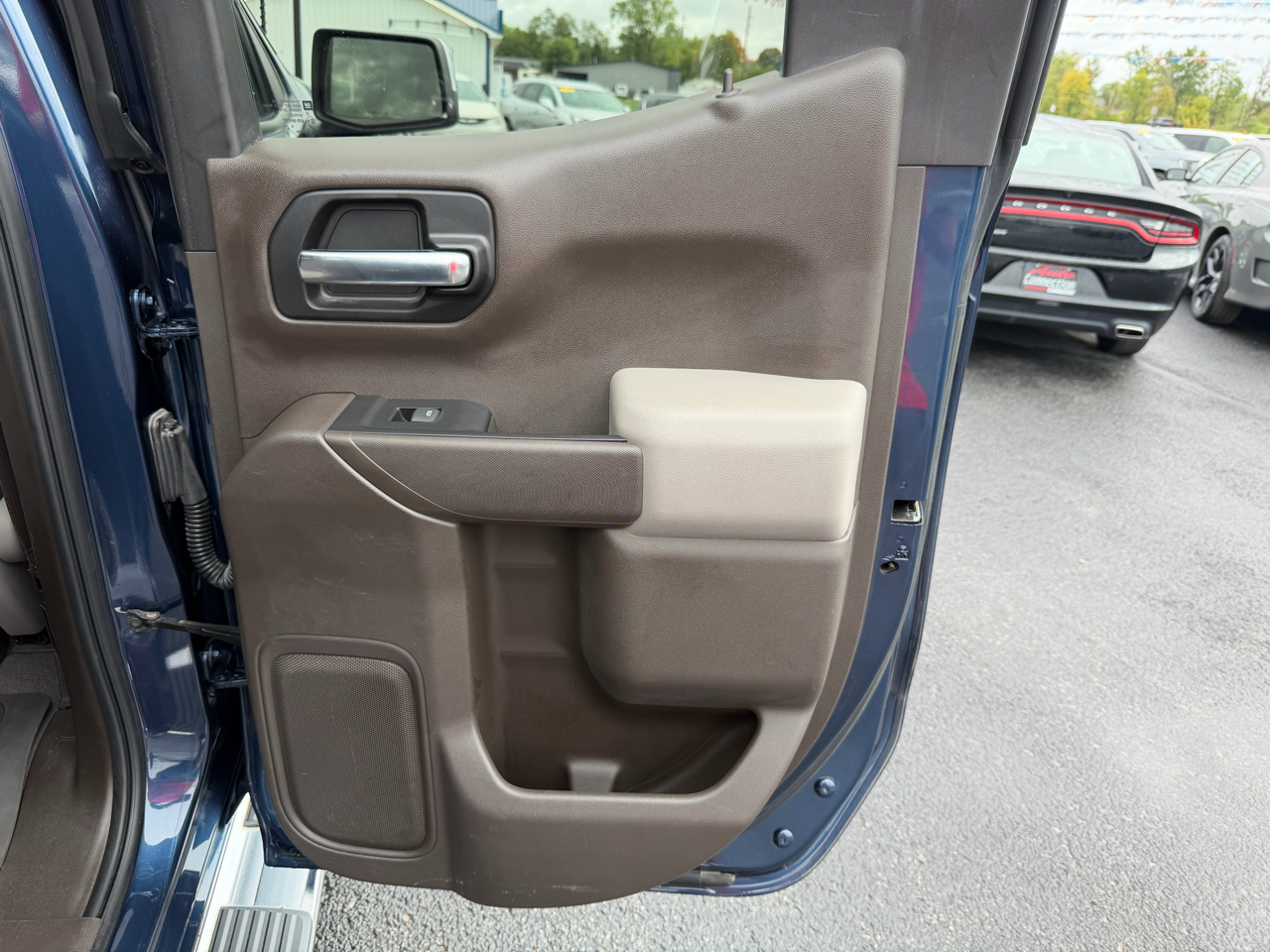 2019 Chevrolet Silverado LT photo 16