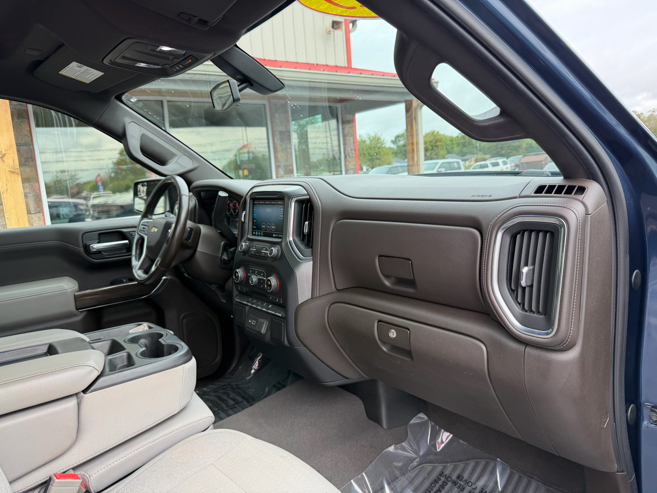 2019 Chevrolet Silverado LT photo 19