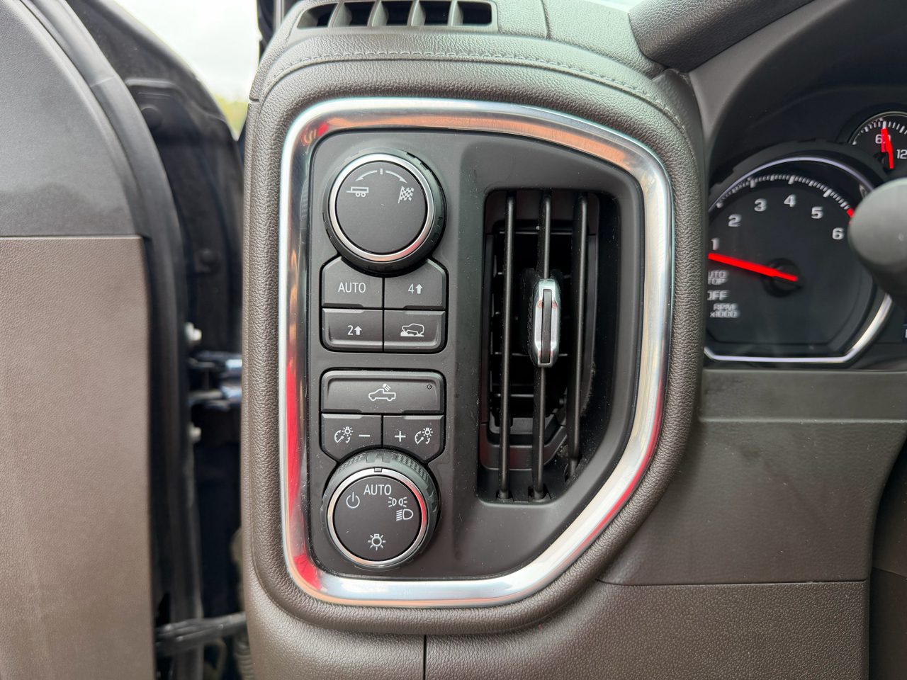 2019 Chevrolet Silverado LT photo 22