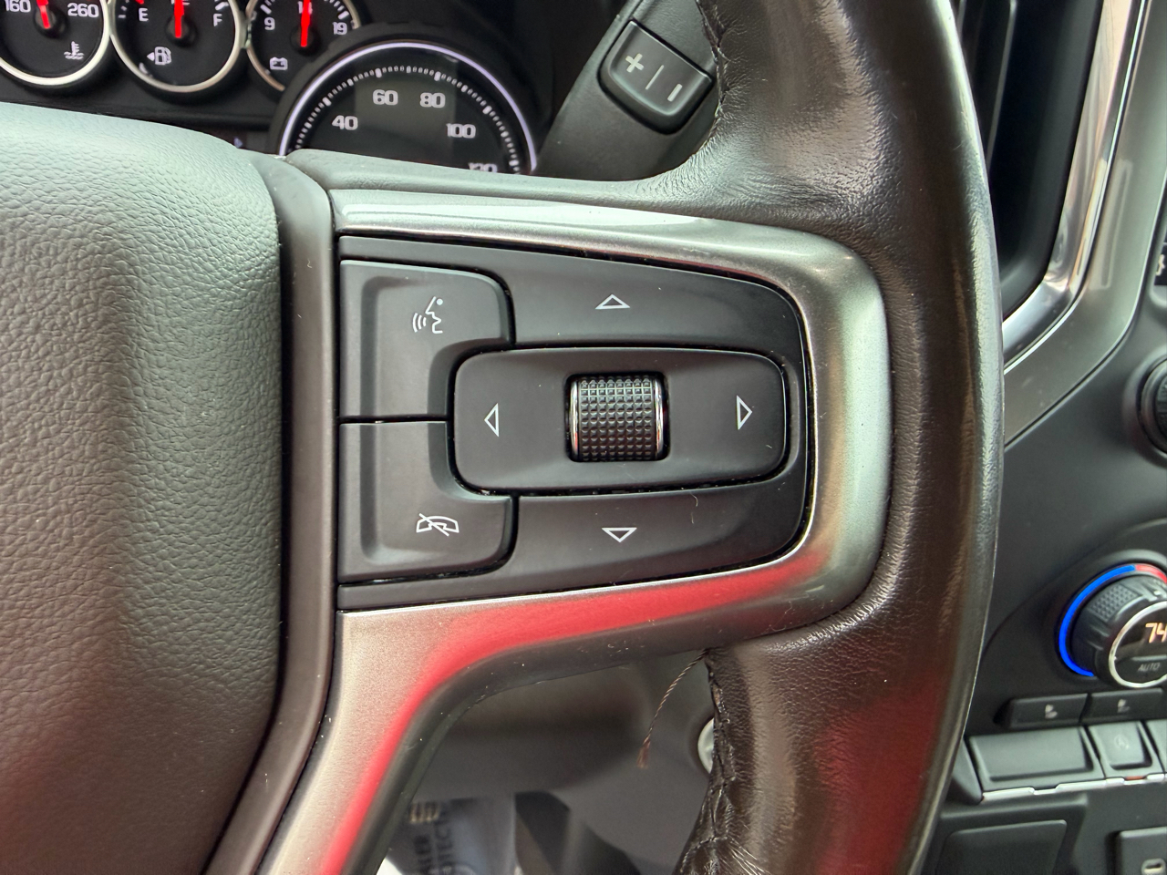 2019 Chevrolet Silverado LT photo 25