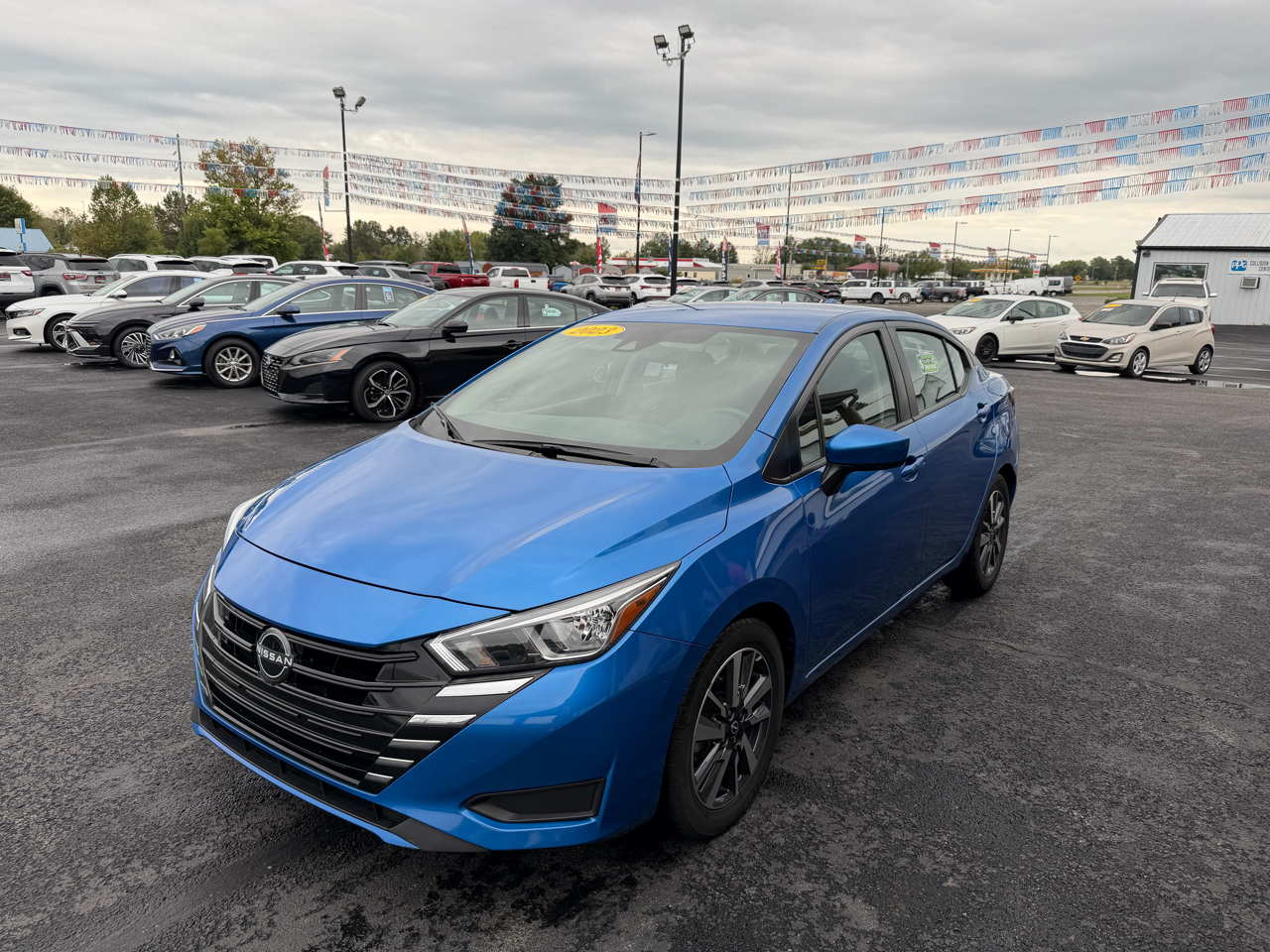 2023 Nissan Versa SV photo 6