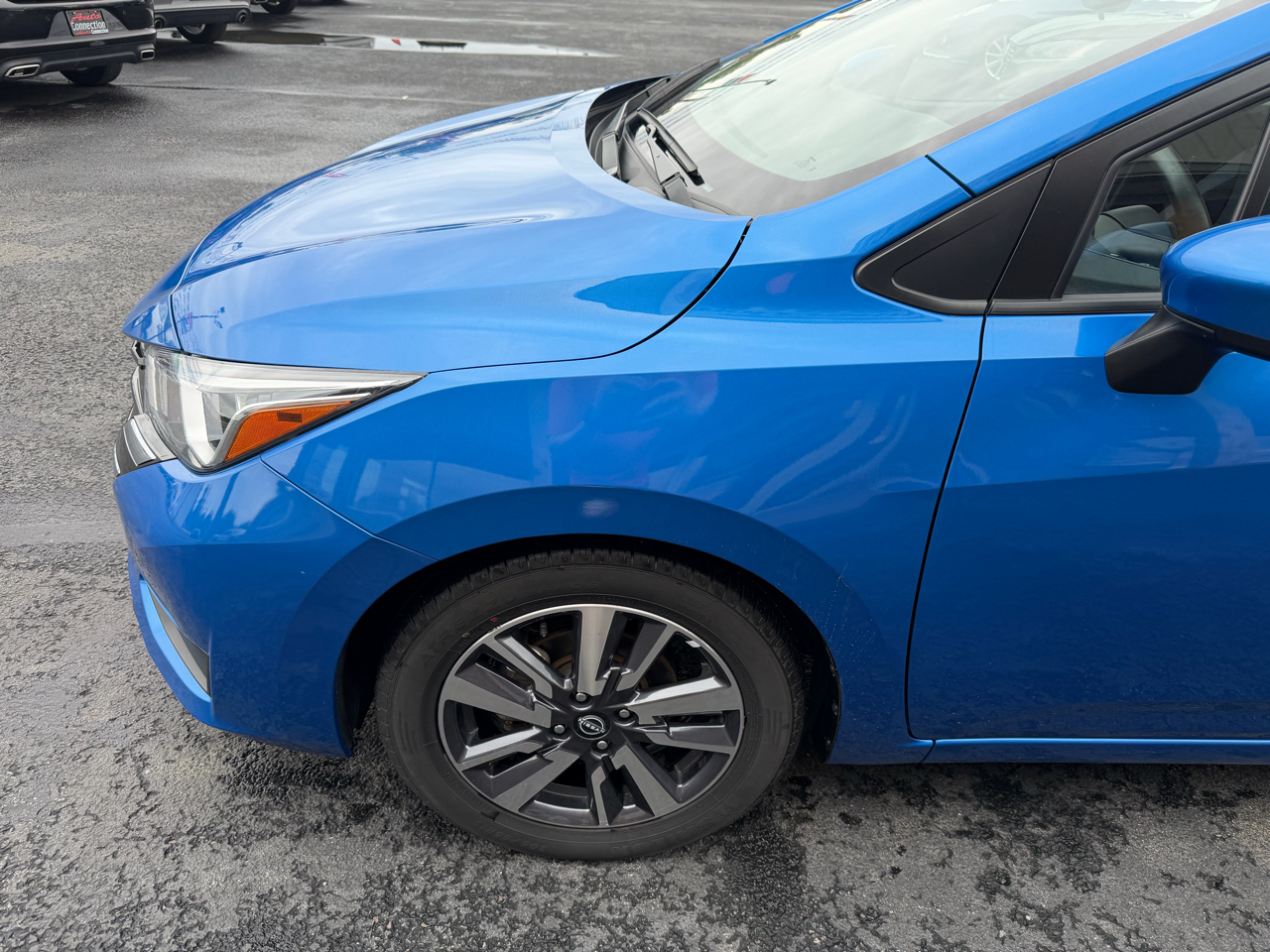 2023 Nissan Versa SV photo 8