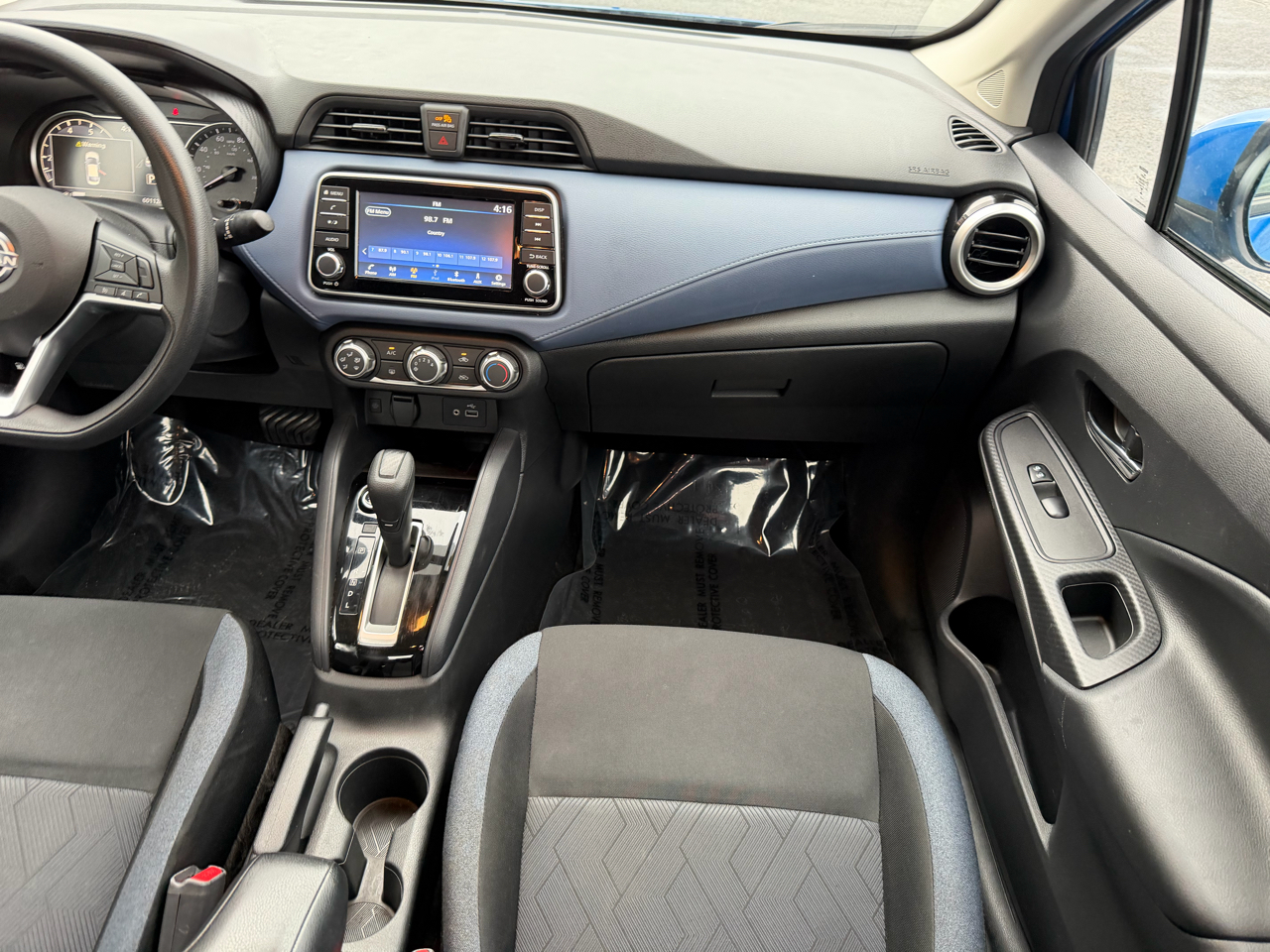 2023 Nissan Versa SV photo 18