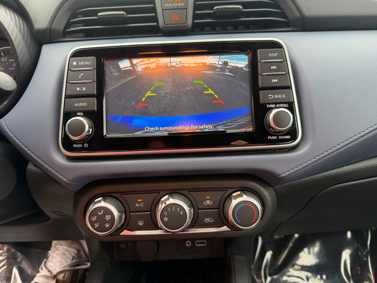 2023 Nissan Versa SV photo 23