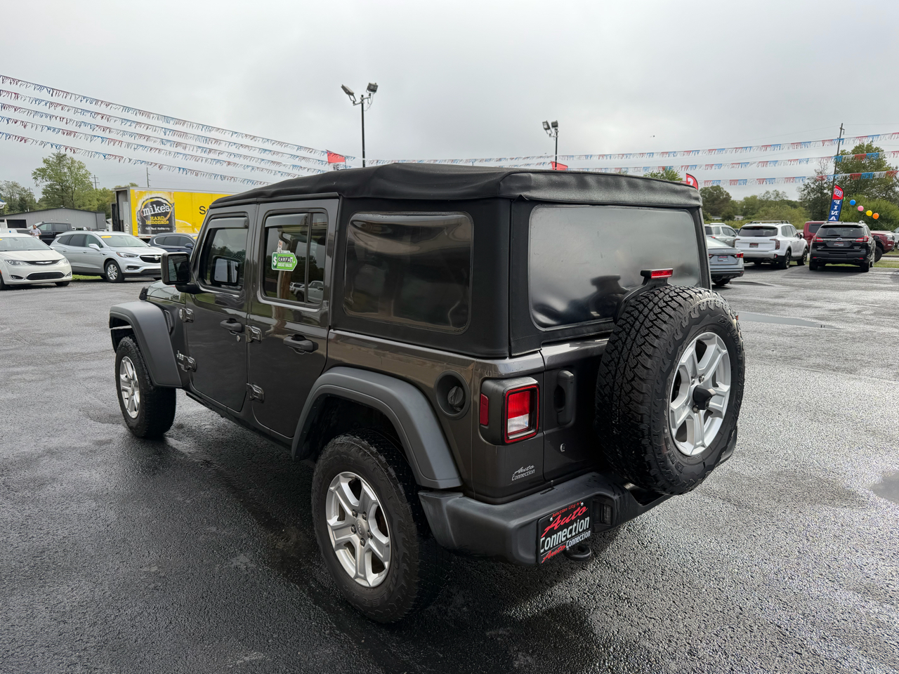 2018 Jeep Wrangler Unlimited Sport photo 4