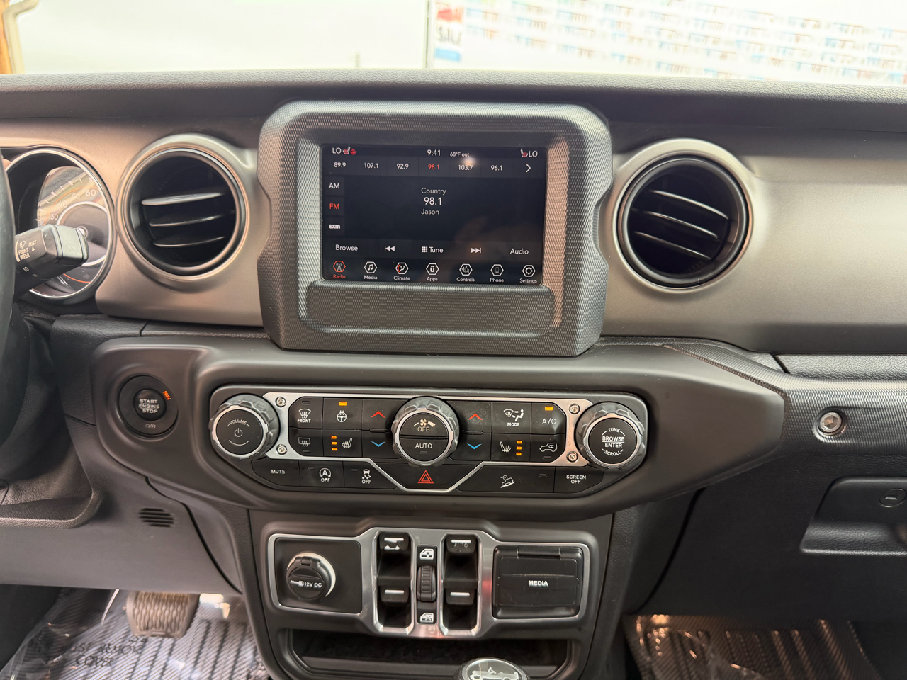 2018 Jeep Wrangler Unlimited Sport photo 24