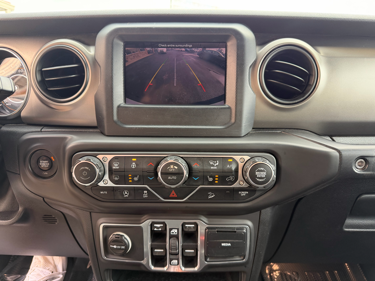 2018 Jeep Wrangler Unlimited Sport photo 25