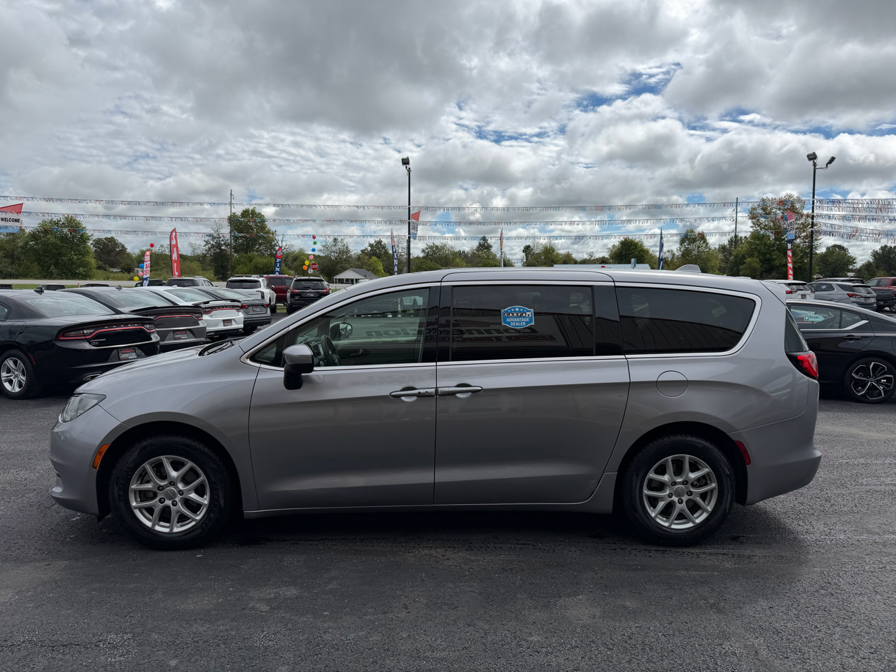 2020 Chrysler Voyager LX photo 6