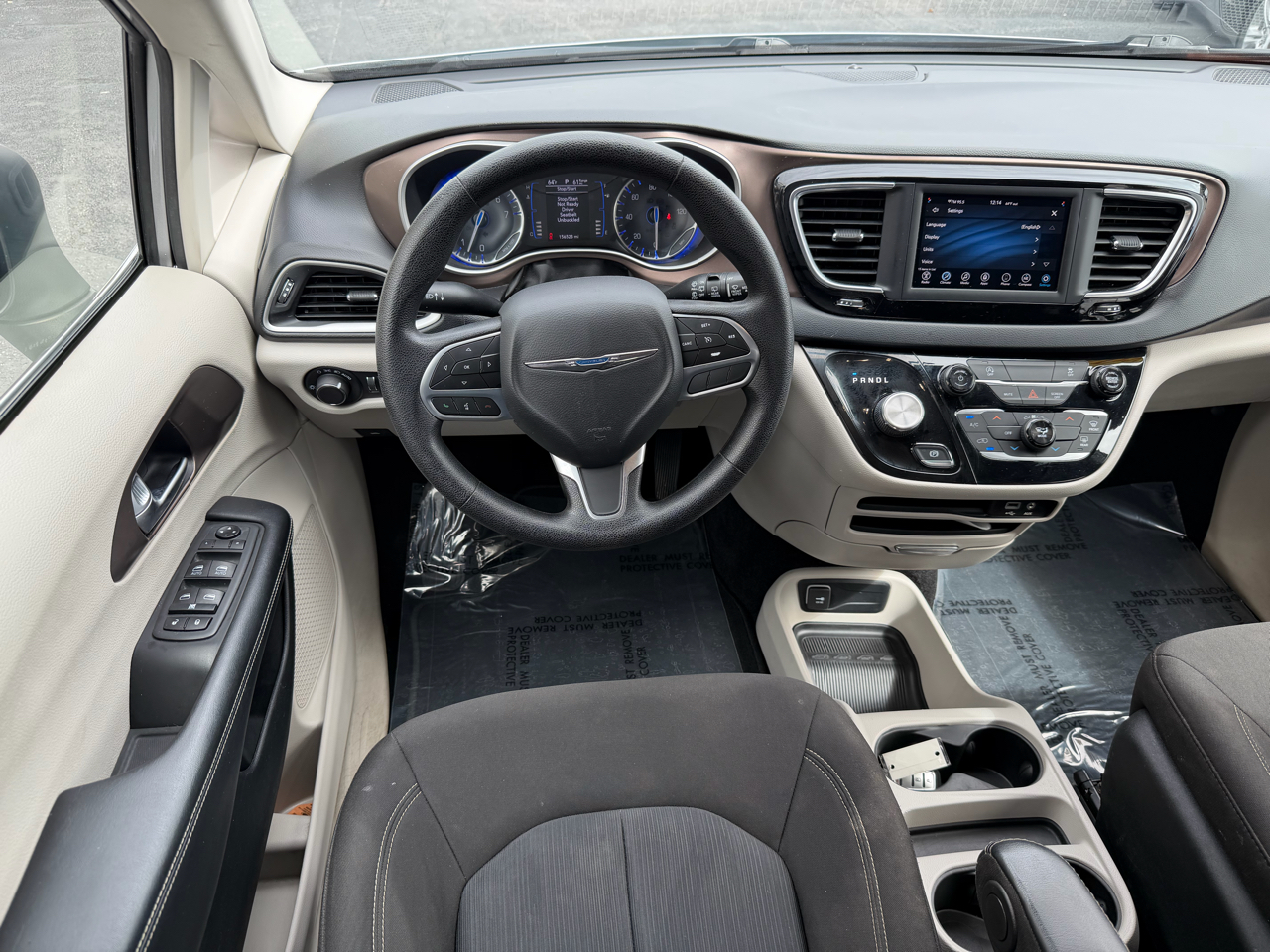 2020 Chrysler Voyager LX photo 13