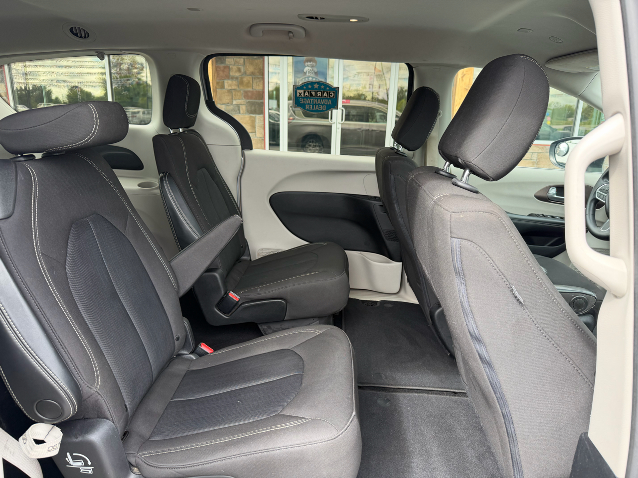 2020 Chrysler Voyager LX photo 17