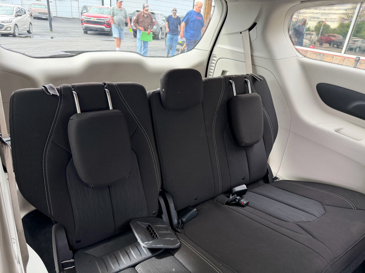 2020 Chrysler Voyager LX photo 19