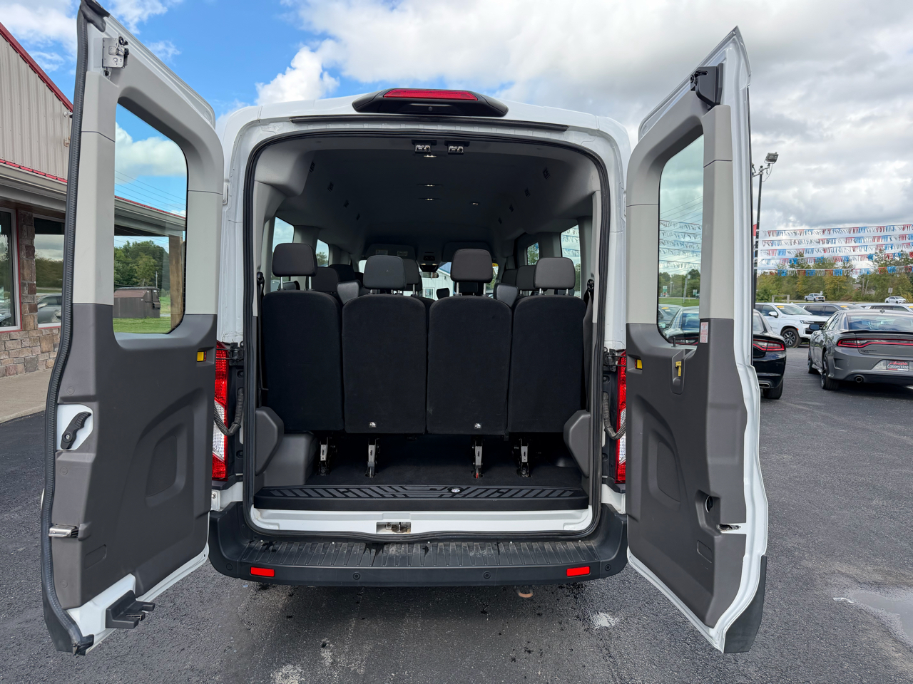 2021 Ford Transit Passenger XLT photo 2
