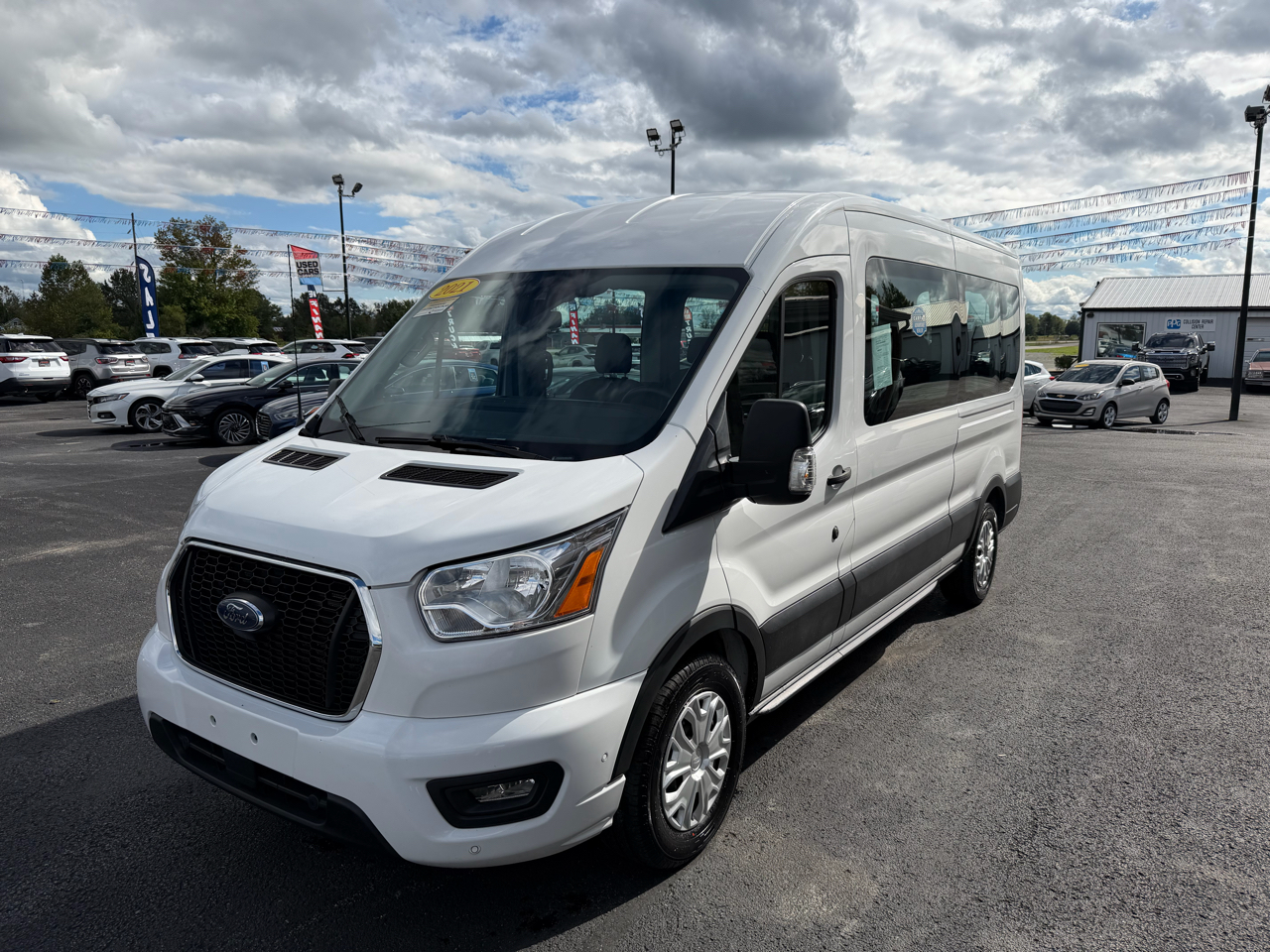2021 Ford Transit Passenger XLT photo 4