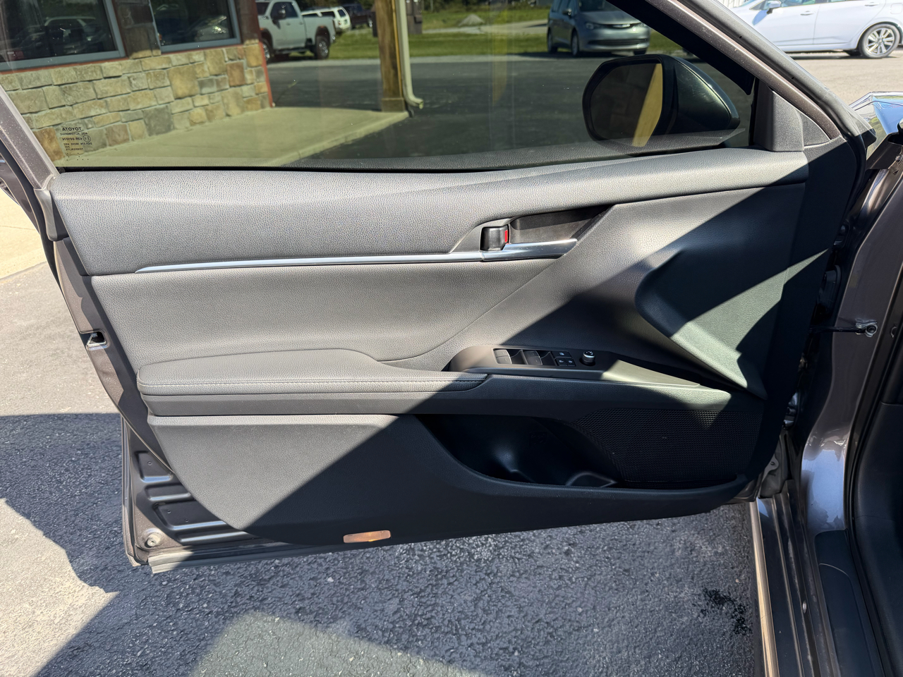 2021 Toyota Camry XSE photo 5
