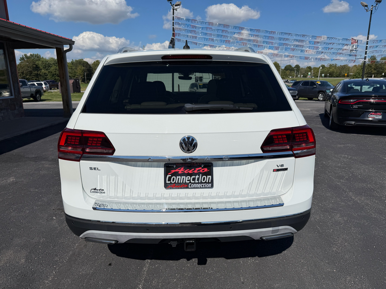 2018 Volkswagen Atlas SEL Premium photo 2