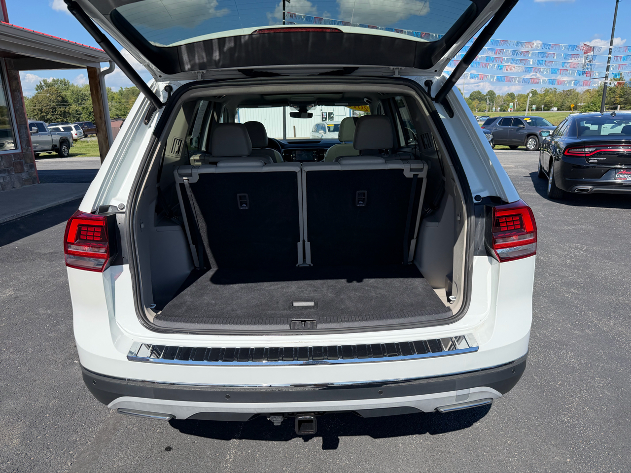 2018 Volkswagen Atlas SEL Premium photo 3