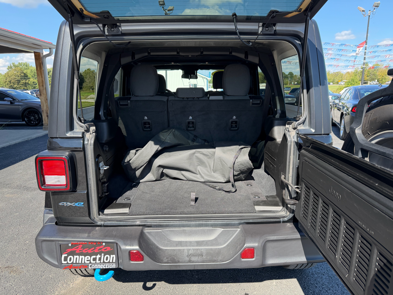 2024 Jeep Wrangler 4xe photo 5