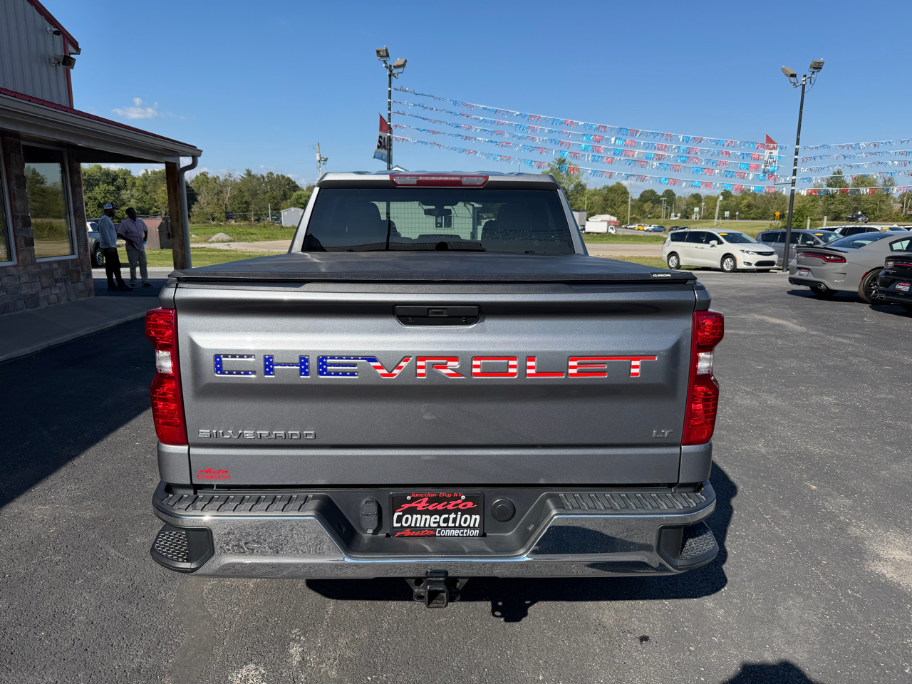 2022 Chevrolet Silverado 1500 LT photo 3