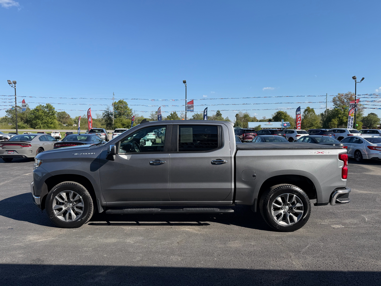 2022 Chevrolet Silverado 1500 LT photo 6