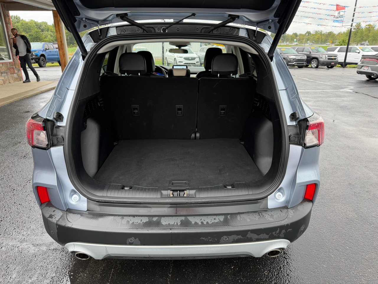 2022 Ford Escape SEL photo 2