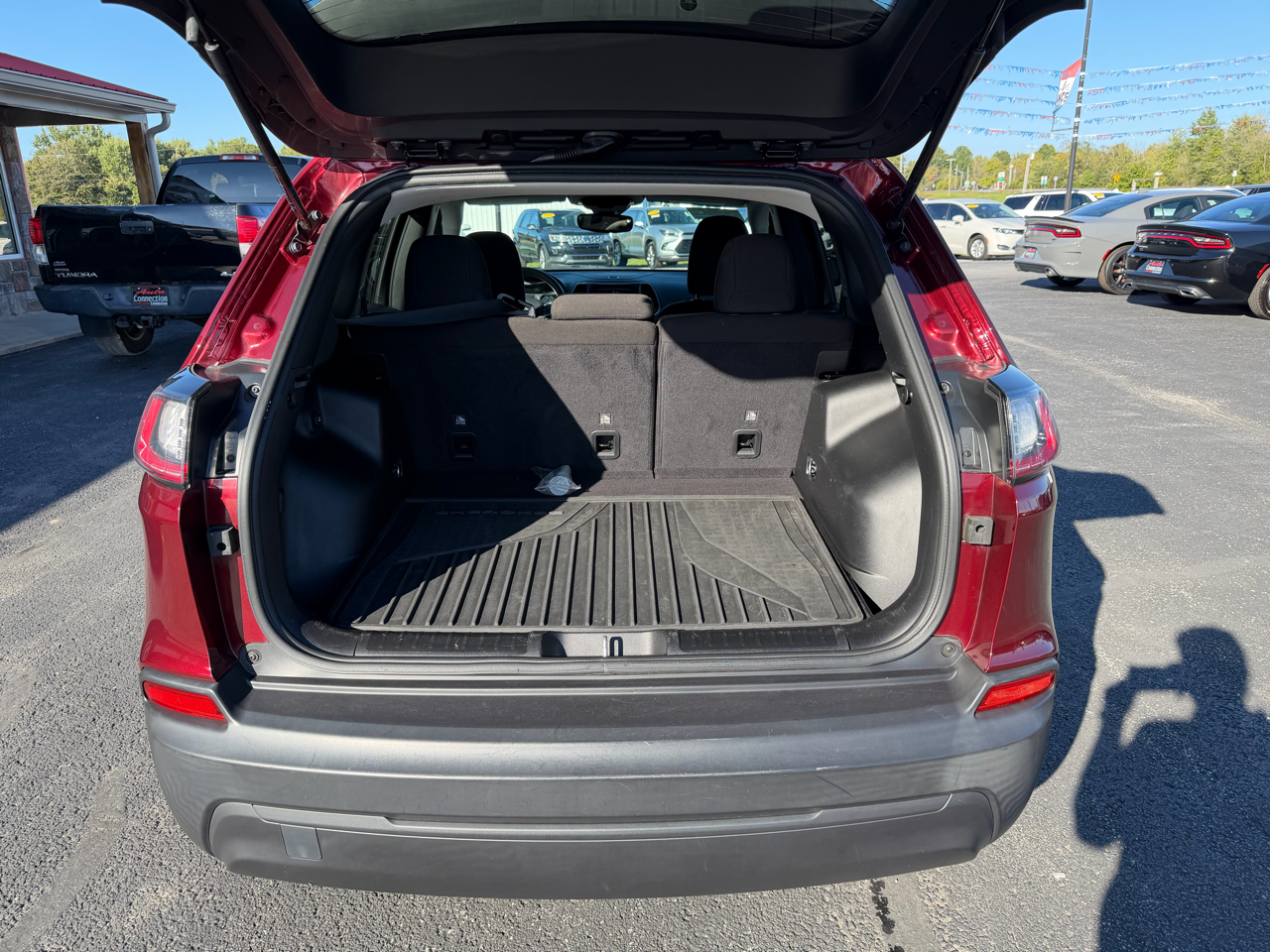 2021 Jeep Cherokee Latitude photo 2