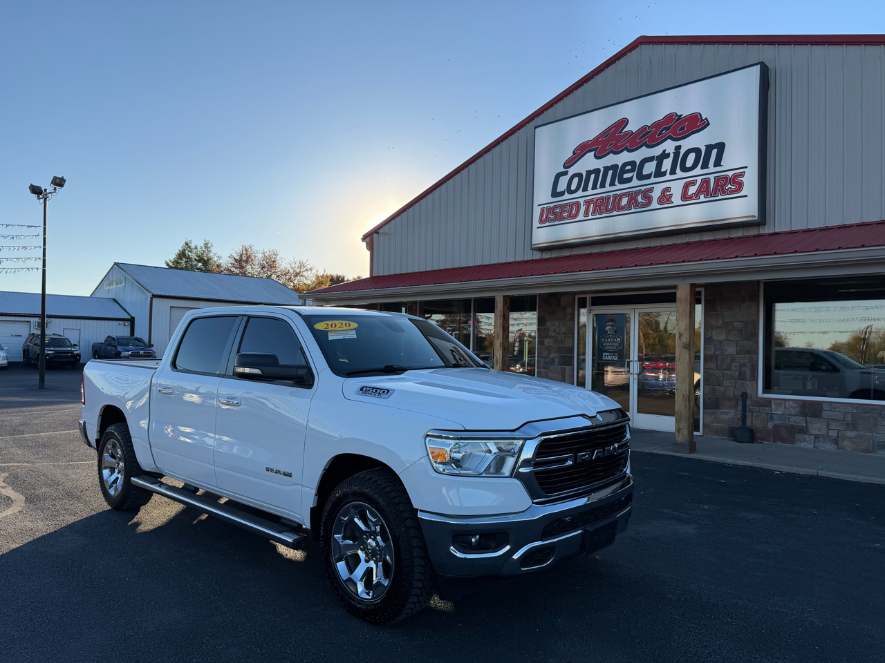 RAM 1500 Big Horn 4x4 Crew Cab 5'7" Box 2020 RAM 1500 Big Horn 4x4 Crew Cab 5'7" Box 2020