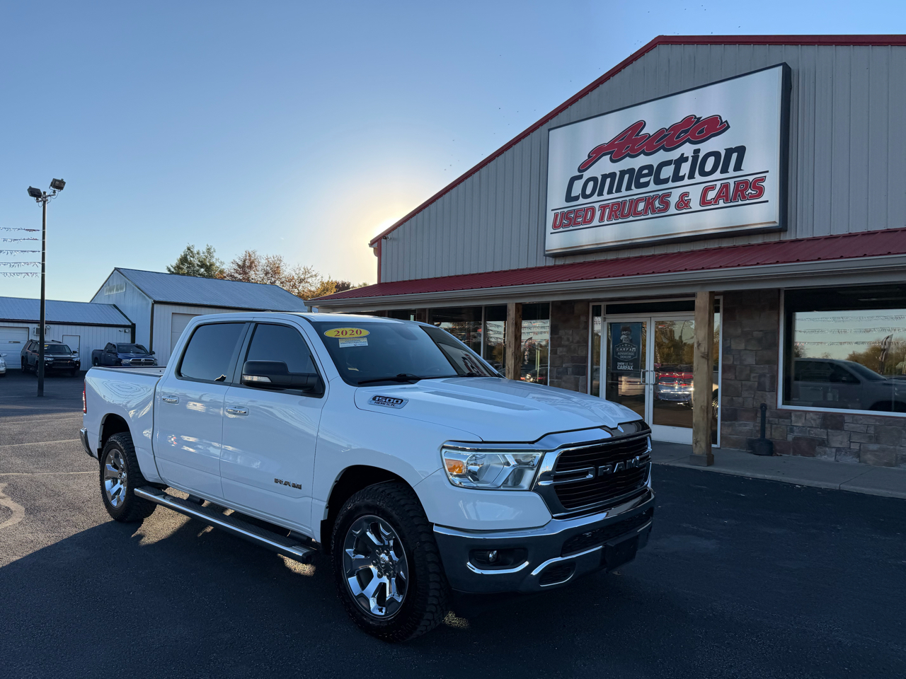 RAM 1500 Big Horn 4x4 Crew Cab 5'7" Box 2020 RAM 1500 Big Horn 4x4 Crew Cab 5'7" Box 2020