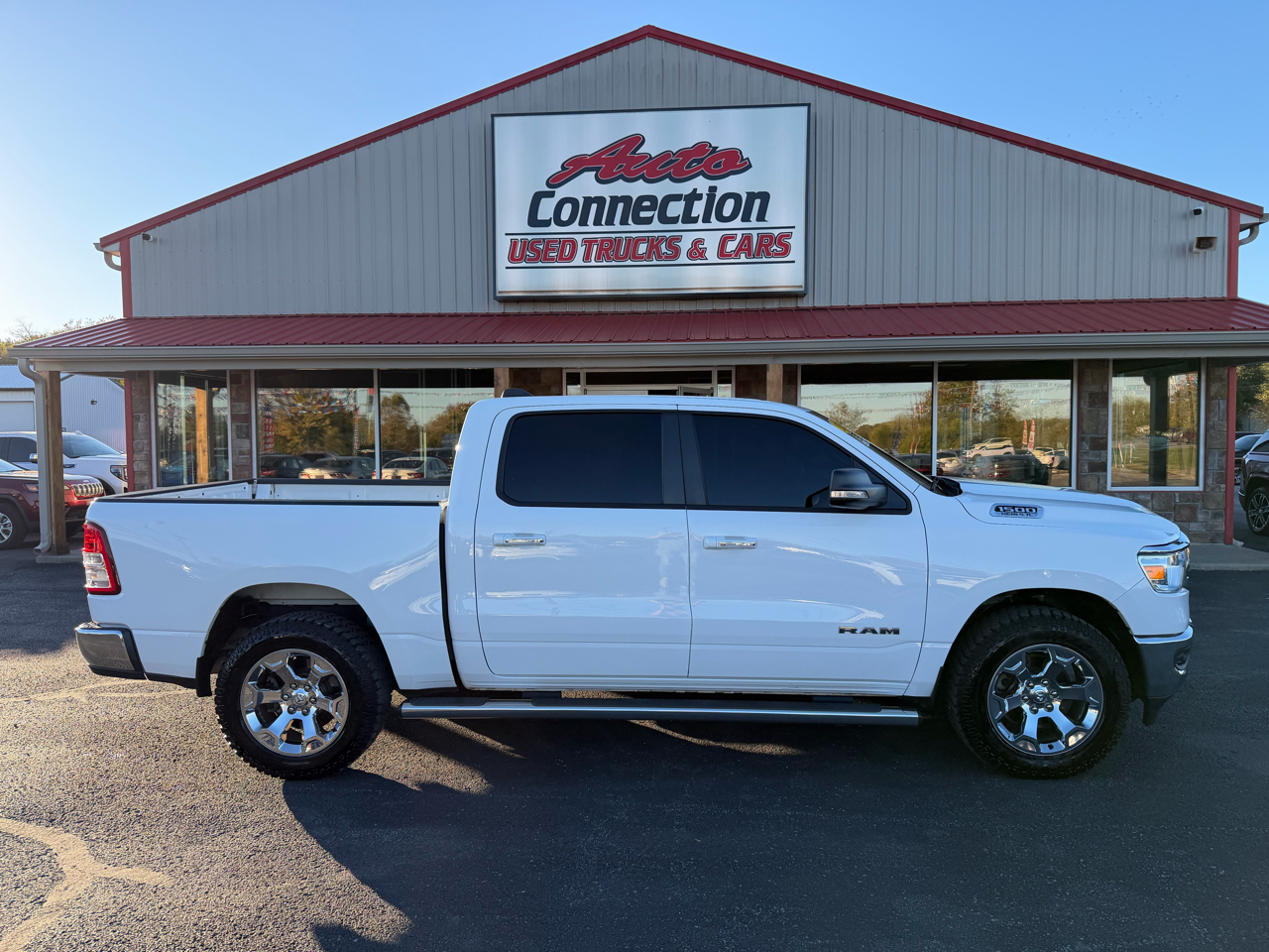 RAM 1500 Big Horn 4x4 Crew Cab 5'7" Box 2020 RAM 1500 Big Horn 4x4 Crew Cab 5'7" Box 2020
