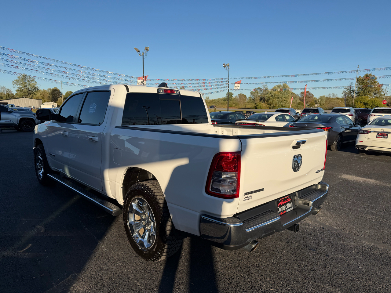 RAM 1500 Big Horn 4x4 Crew Cab 5'7" Box 2020 RAM 1500 Big Horn 4x4 Crew Cab 5'7" Box 2020