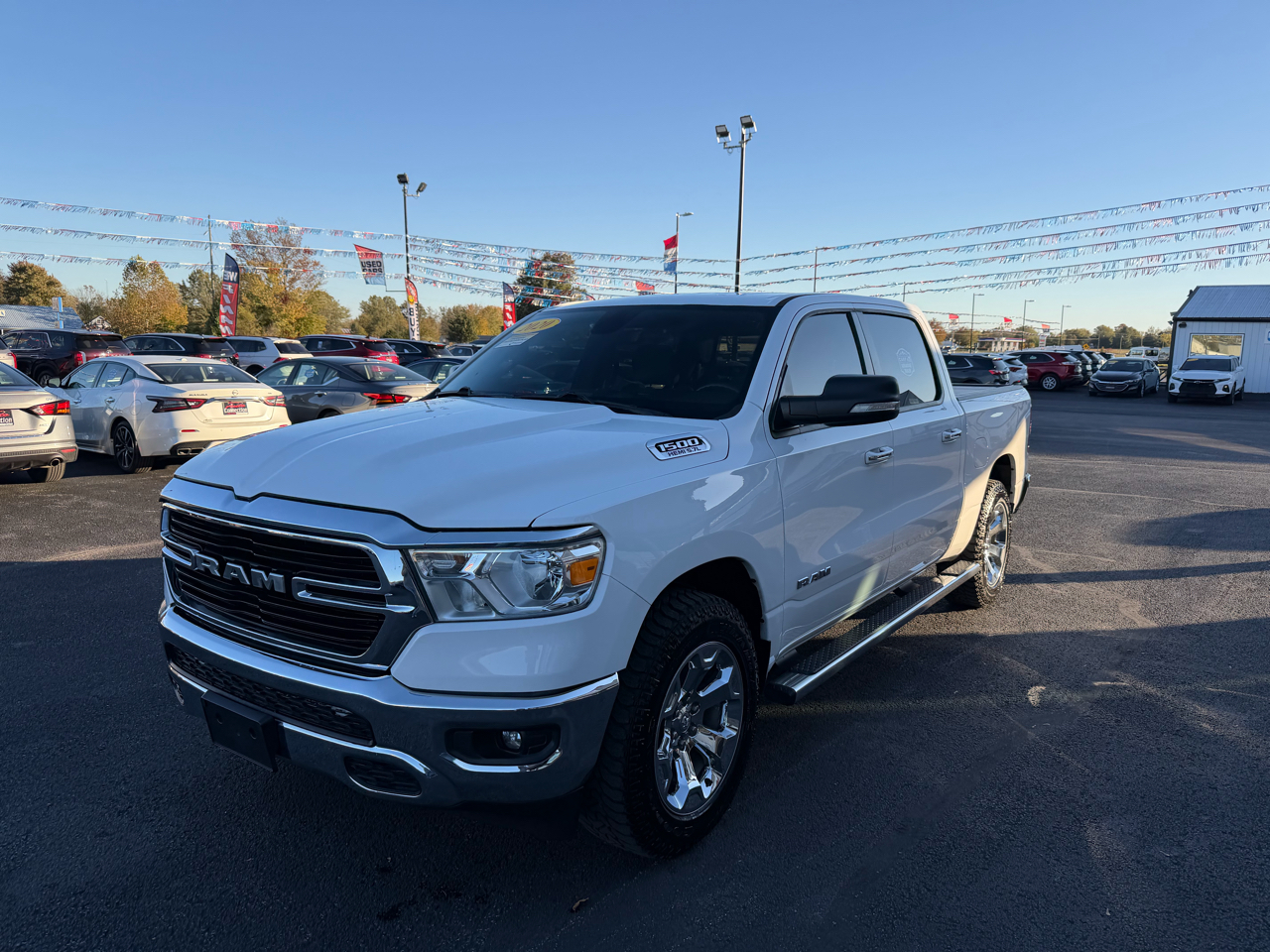 RAM 1500 Big Horn 4x4 Crew Cab 5'7" Box 2020 RAM 1500 Big Horn 4x4 Crew Cab 5'7" Box 2020